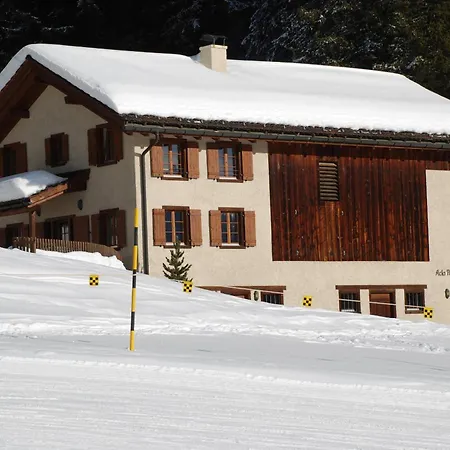 In -ski Out Alphütte-maiensäss Acla Pala Сasa de vacaciones Lenzerheide
