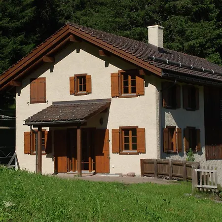 Charming Ski-in Ski-out Mountain Hut