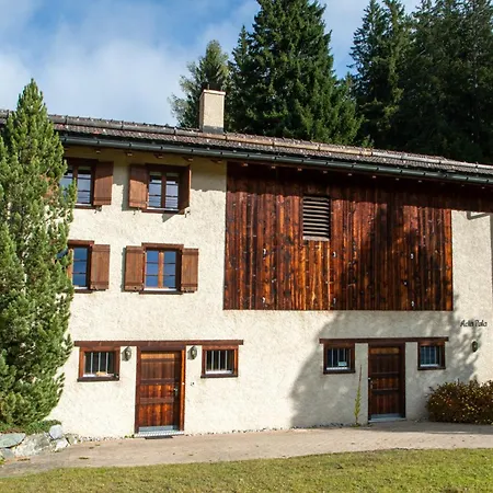 Charming Ski-in Ski-out Mountain Hut Lenzerheide