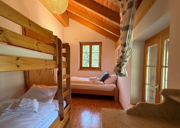 Charming Ski-in Ski-out Mountain Hut Lenzerheide