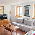 Charming Ski-in Ski-out Mountain Hut Casa de Férias Lenzerheide