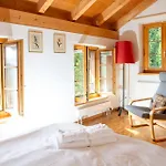Charming Ski-in Ski-out Mountain Hut *