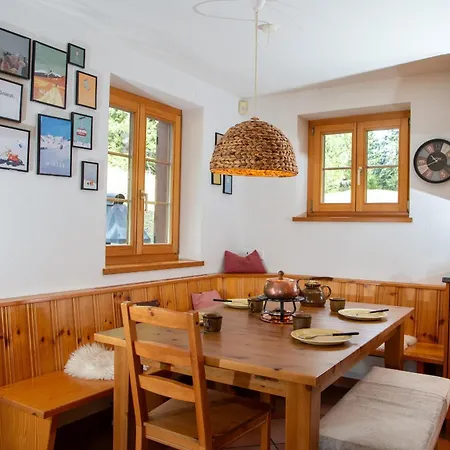 Charming Ski-in Ski-out Mountain Hut Holiday home