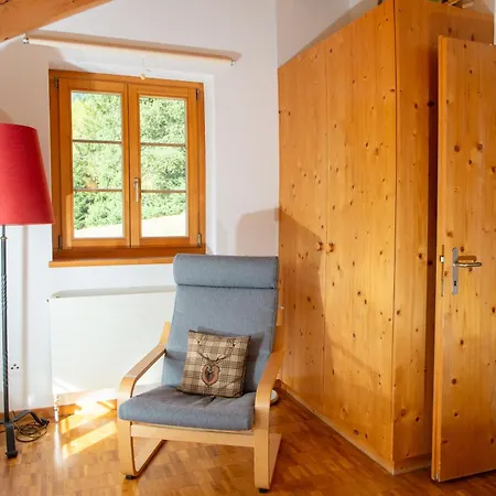Charming Ski-in Ski-out Mountain Hut 別荘